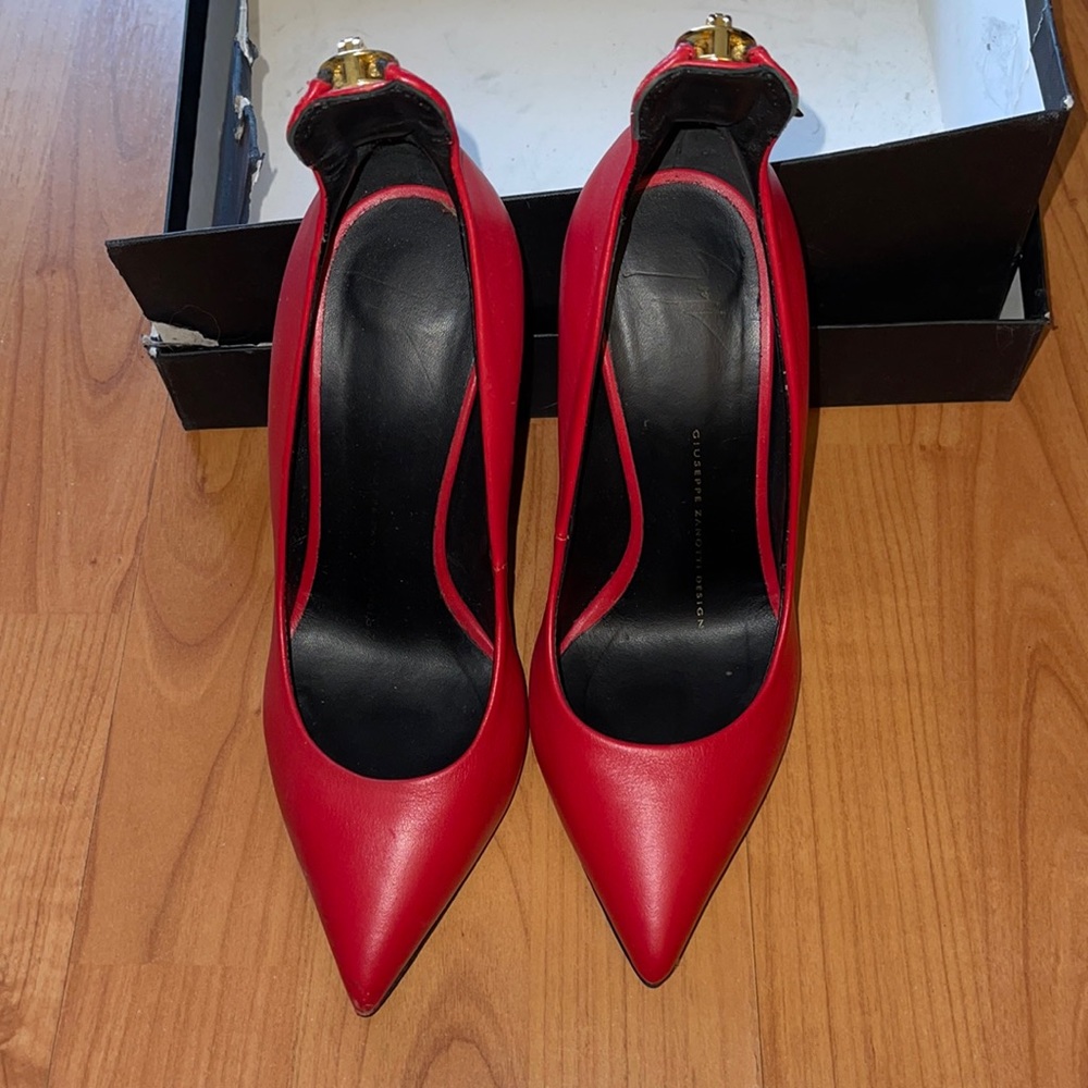 Giuseppe zanotti red pumps size 36